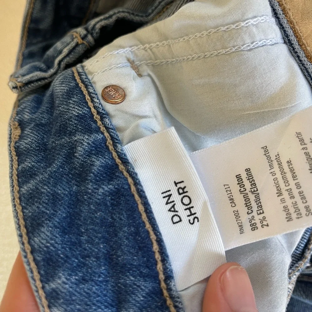 NWOT PAIGE Dani Short - Picture 4 of 4